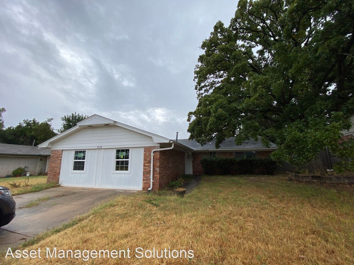 Foto principal - 5 br, 2 bath House - 8129 NW 29th