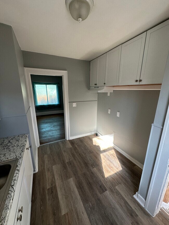 Foto del edificio - 2029 Cartier St