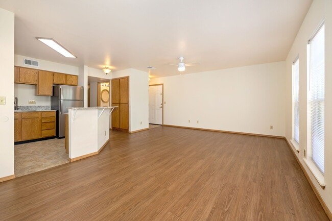 Building Photo - Robinson Park Apartments