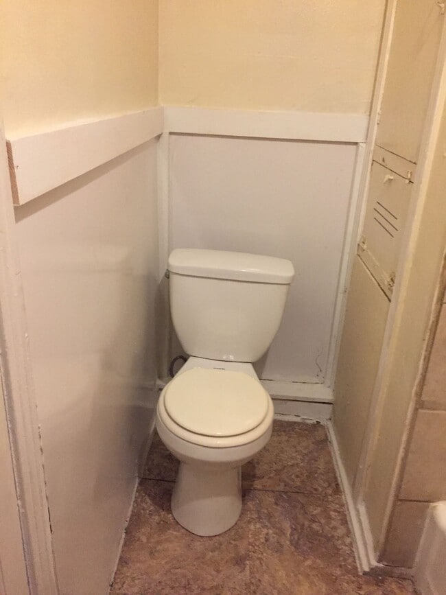 Bath - 2363 N Robertson St