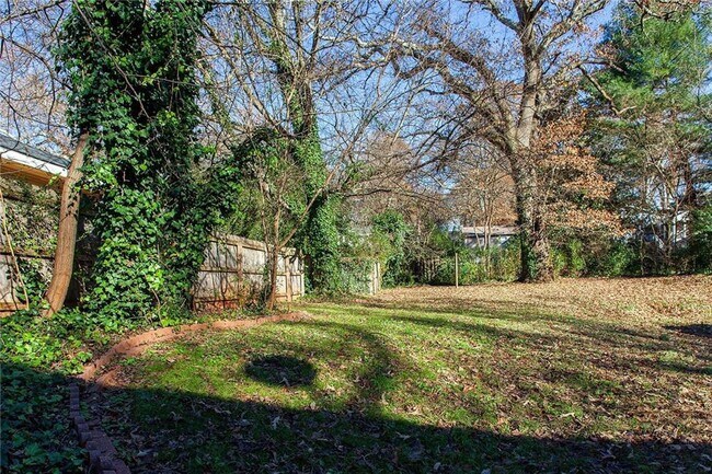 Building Photo - 732 S Candler St