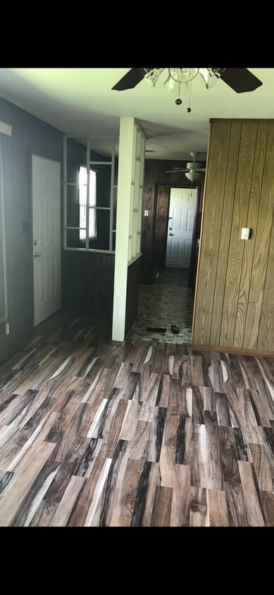 Foto del edificio - 855 Leipsic Rd