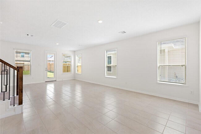 Building Photo - 22834 Magnolia Rd