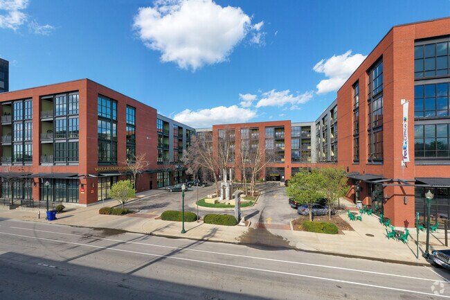 Building Photo - The Lofts at Main Rose