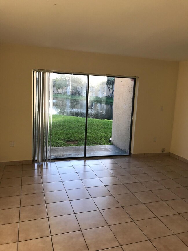 Photo - 212 Palm Cir E House