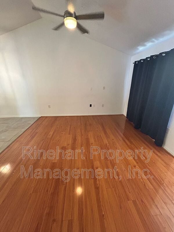 Foto del edificio - 409 Lexie Ln