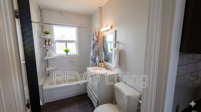 Building Photo - 292 Welland Ave