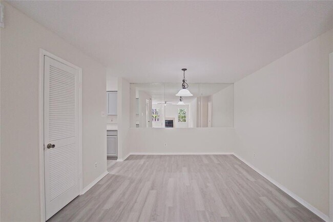 Foto del edificio - 9700 Leawood Blvd