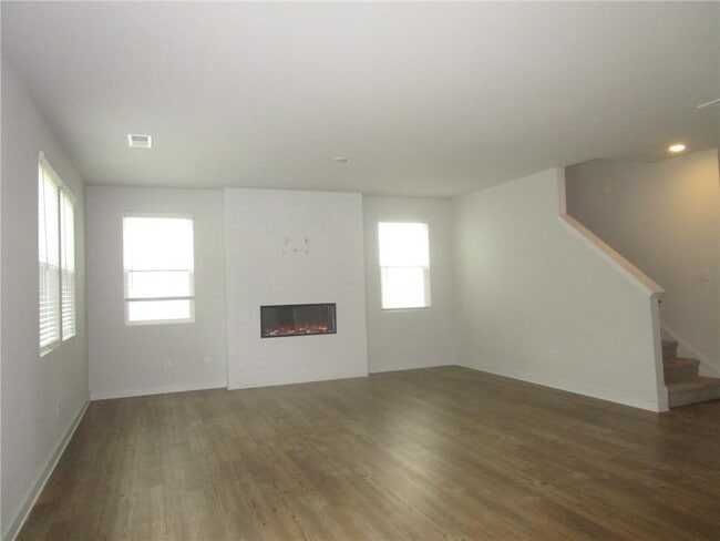Building Photo - 5169 Un Hts Wy