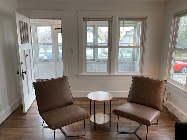 Foto del edificio - 410 N Maple Ave