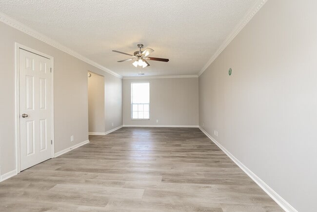 Building Photo - 3321 Towne Ridge Dr