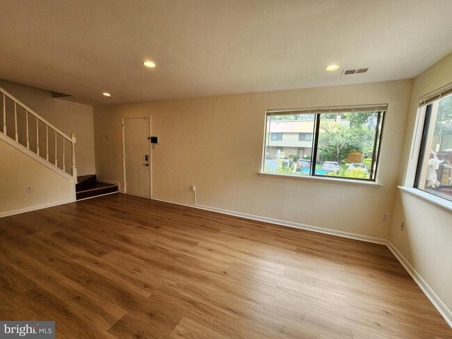 Building Photo - 10662 Spring Oak Ct