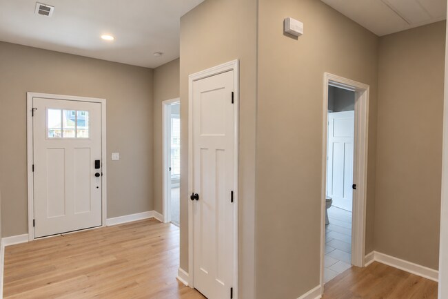 Foto del edificio - 1407 Brook Hill Drive