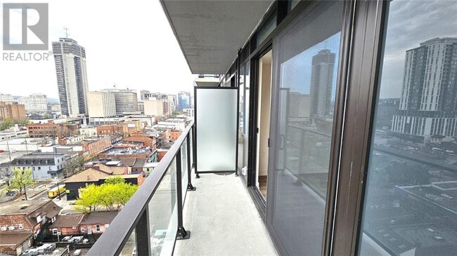 Photo du bâtiment - 1 Jarvis St