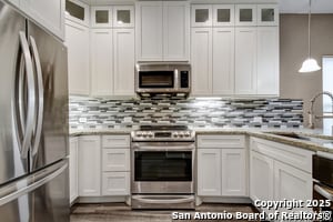 Building Photo - 1303 Lombrano St