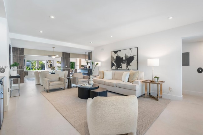 Building Photo - 7810 Hawthorne Ave