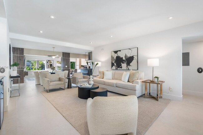 Foto del edificio - 7810 Hawthorne Ave