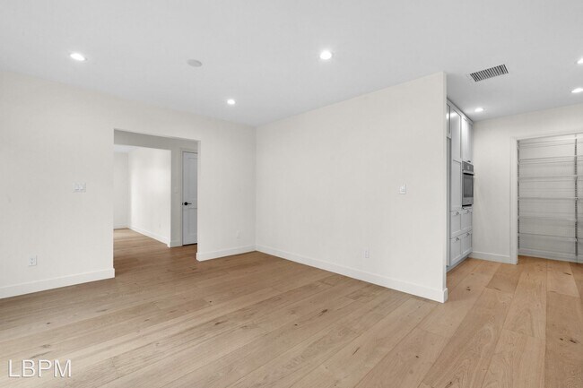 Building Photo - 3 br, 2 bath House - 1631 N Brighton St