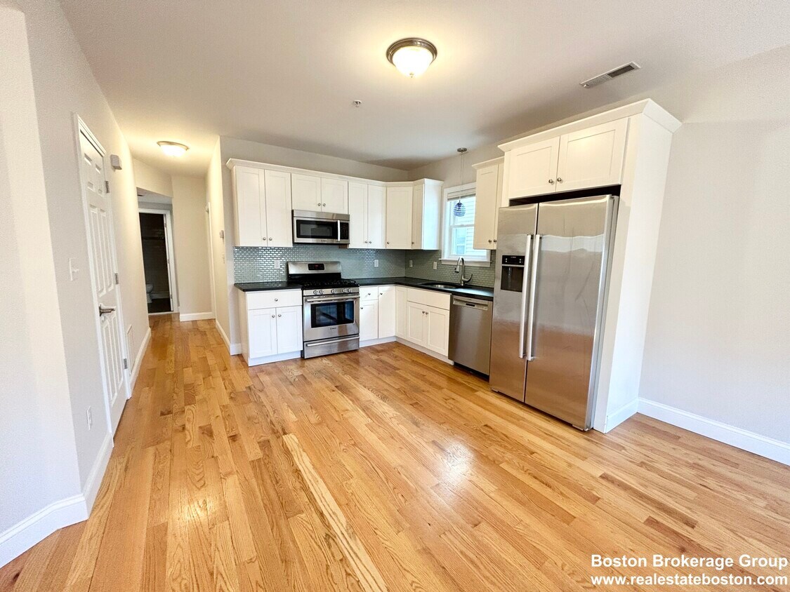 Foto principal - 995 Dorchester Ave
