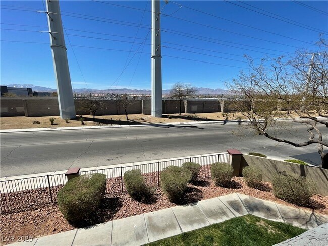 Foto del edificio - 5055 W Hacienda Ave