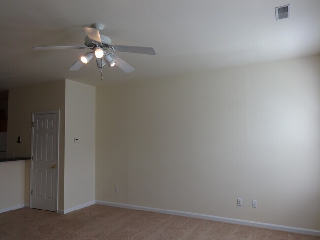 Building Photo - Webland Park Townhome