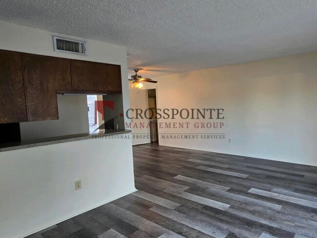 Foto del edificio - Schedule Your Tour Today! Newly Updated 2/1.5 Townhome in Longview