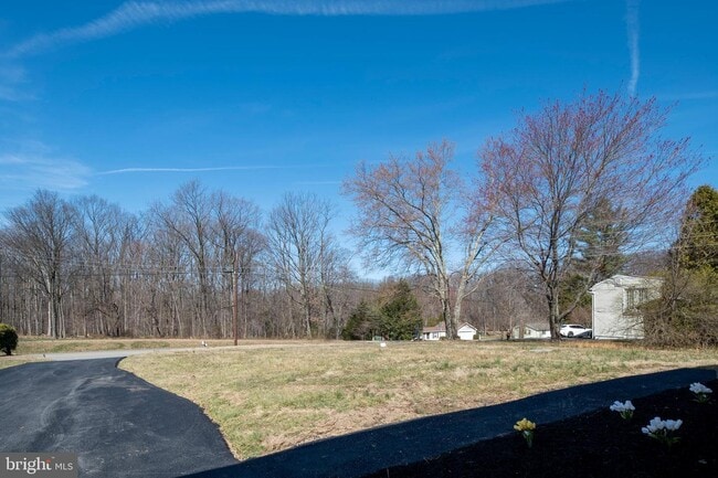 Building Photo - 6410 Davis Rd