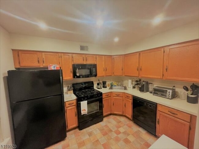 Building Photo - 1408 Pinhorn Dr