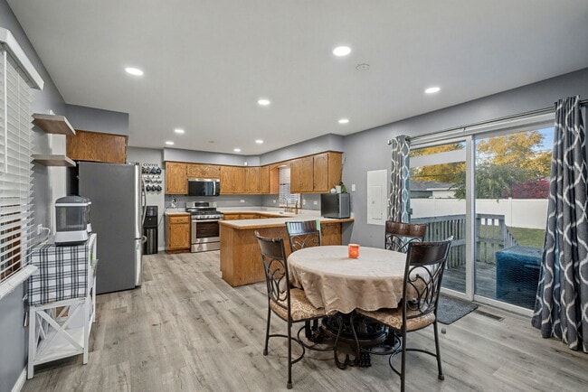 Foto del edificio - 2208 Root St