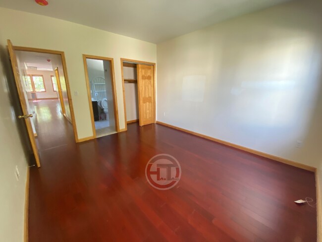 Foto del edificio - 1942 Tomlinson Ave