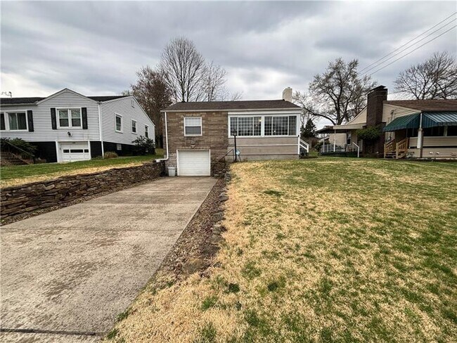 Building Photo - 1313 Ohioview Dr