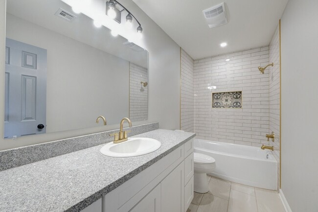 Building Photo - 803 Lagarde St