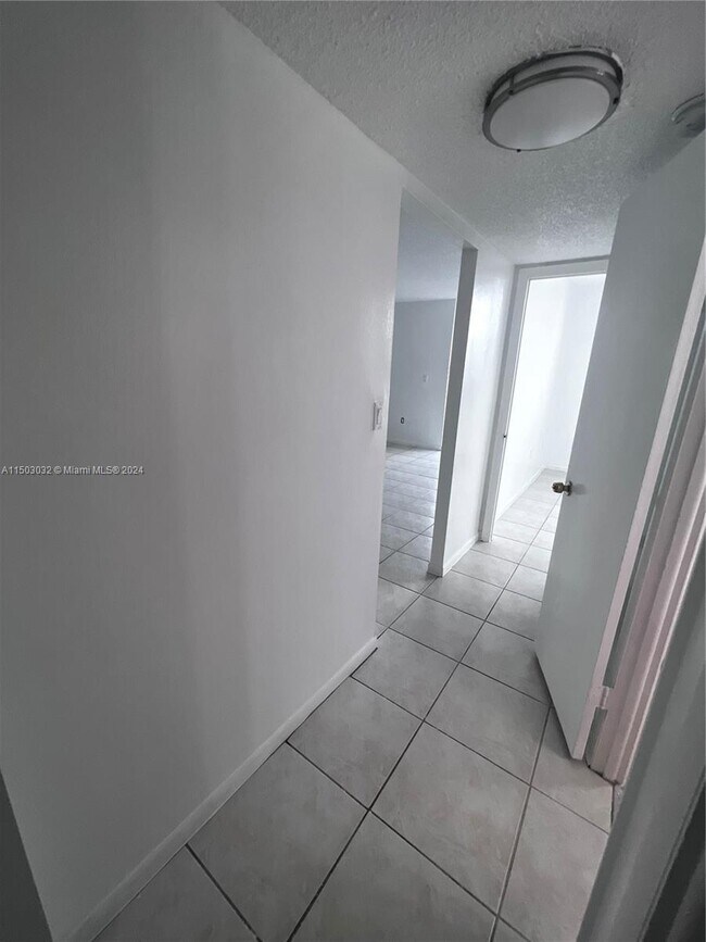 Foto del edificio - 5050 NW 7th St