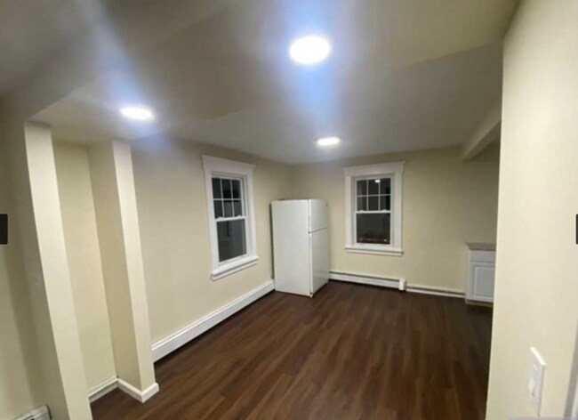 Foto del edificio - 321 New Milford Ave
