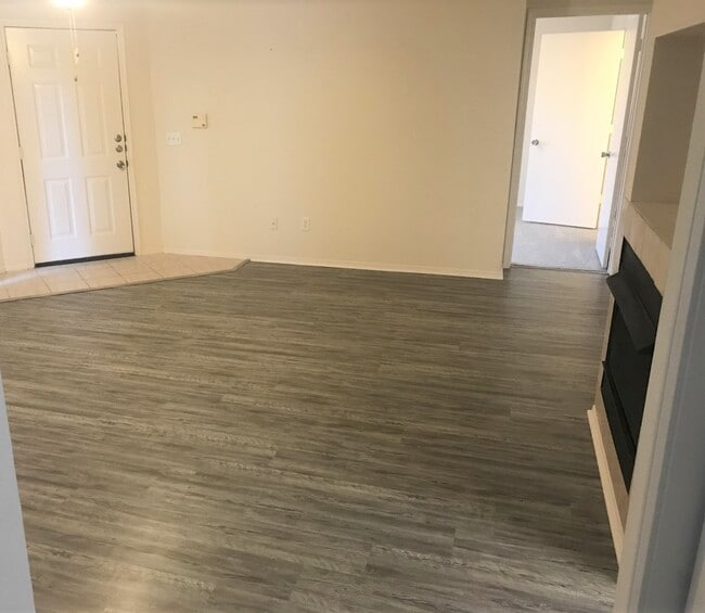 Building Photo - Kings Mill Apartment Homes