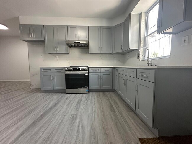 Foto del edificio - 599 Ocean Ave