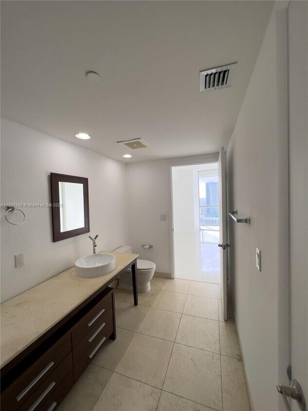 Building Photo - 465 Brickell Ave