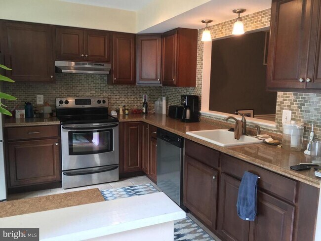 Building Photo - 11556 Summer Oak Dr