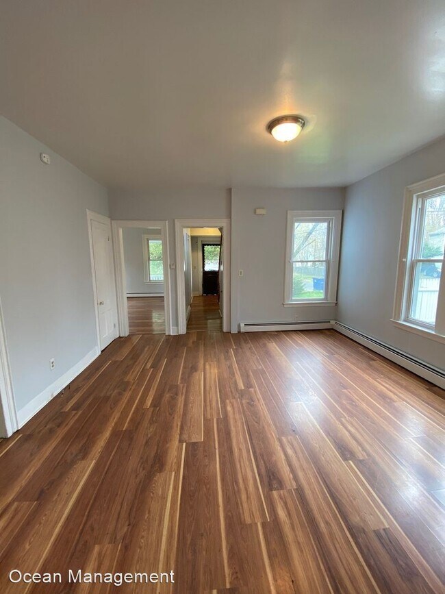 Foto del edificio - 5 br, 2 bath House - 120 Emerson St