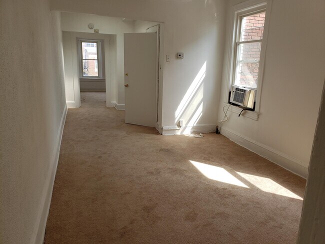 Building Photo - 817 Whitelock St