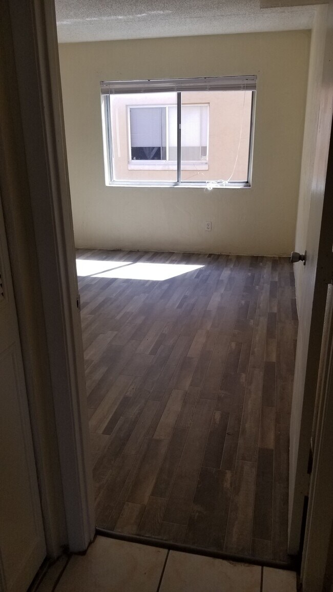 Foto del edificio - 1685 S Ridgewood Ave