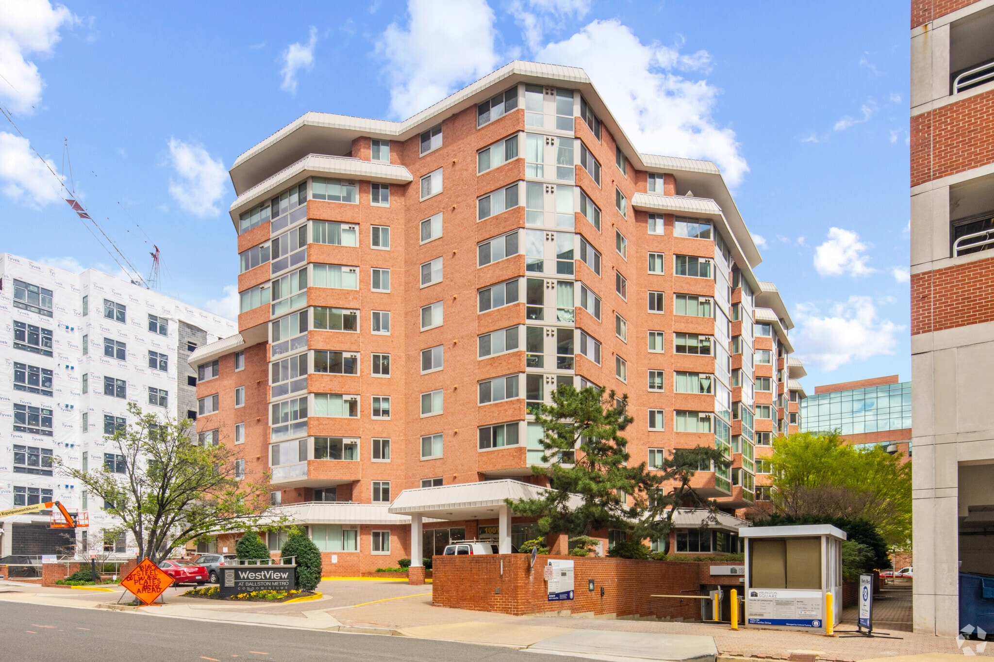 West View at Ballston Metro