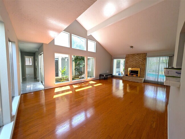 Foto del edificio - 1310 S Kirkwood Rd