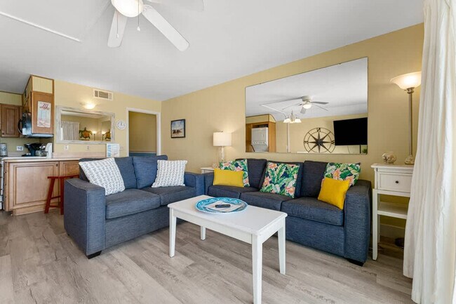 Building Photo - 8743 Thomas Dr