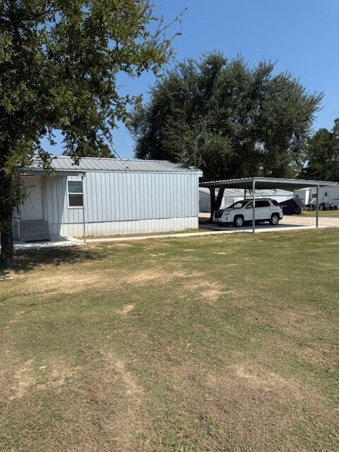 Foto del edificio - 22786 Cuttler Rd