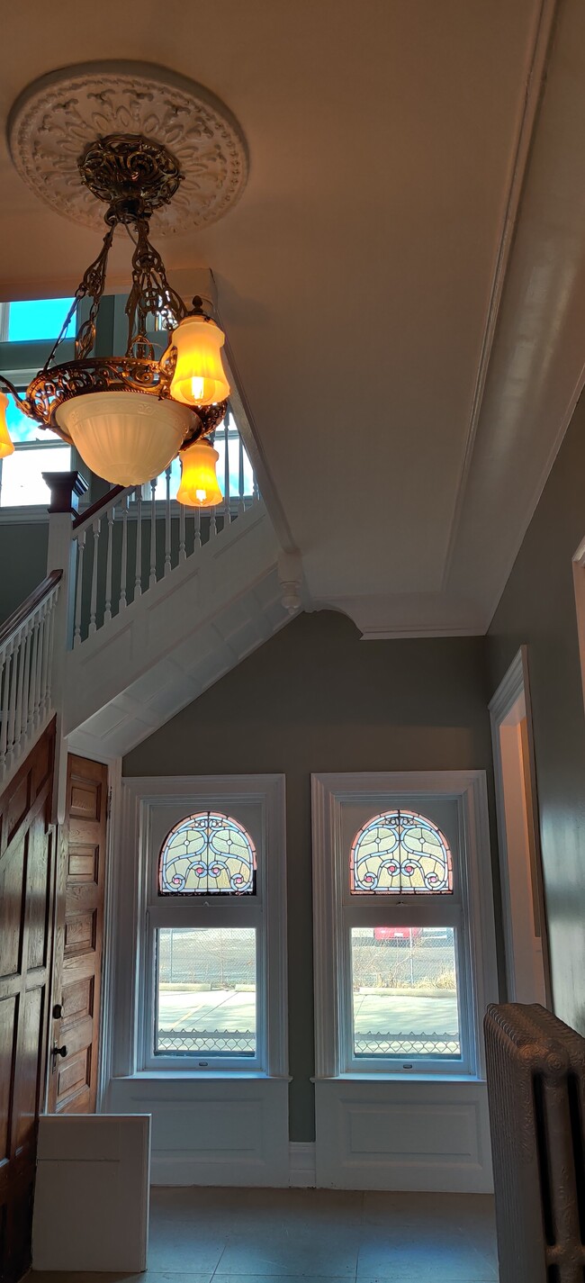 common area - 102 Garfield St