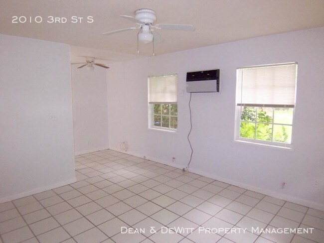 Foto del edificio - Old Southeast Duplex - Walk or Bike to Dow...