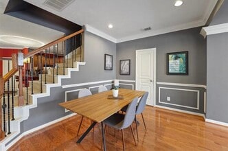 Building Photo - 2646 Couch St