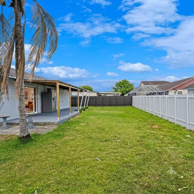 Foto del edificio - 16552 SW 297th Terrace