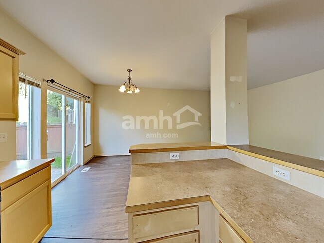 Building Photo - 221 84th Ave NE